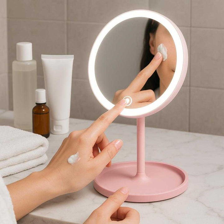 Hollywood Spejl Med Lys - Professionel Makeup Belysning til Dit Hjem i Moderne Design: A different realistic bathroom setting where the Hollywood mirror with lights is securely positioned on a marble countertop.