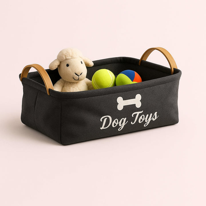 Enhanced Kurv til hundelegetøj - Sammenklappelig, praktisk og moderne design i mørkegrå og lysbrun: A stylish, modern hallway where the basket for dog toys is neatly positioned on a wooden bench.