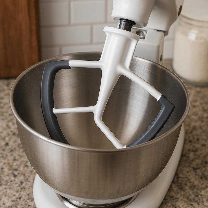 Mixerpiskeris med Silikonekant – Professionel Høj Kvalitet til Perfekt Blanding og Skrabning. Generate a lifestyle image in its usable environment with this product 'Mixerpiskeris med Silikonekant – Professionel Høj Kvalitet til Perfekt Blanding og Skrabning' make it look normal and well integrated