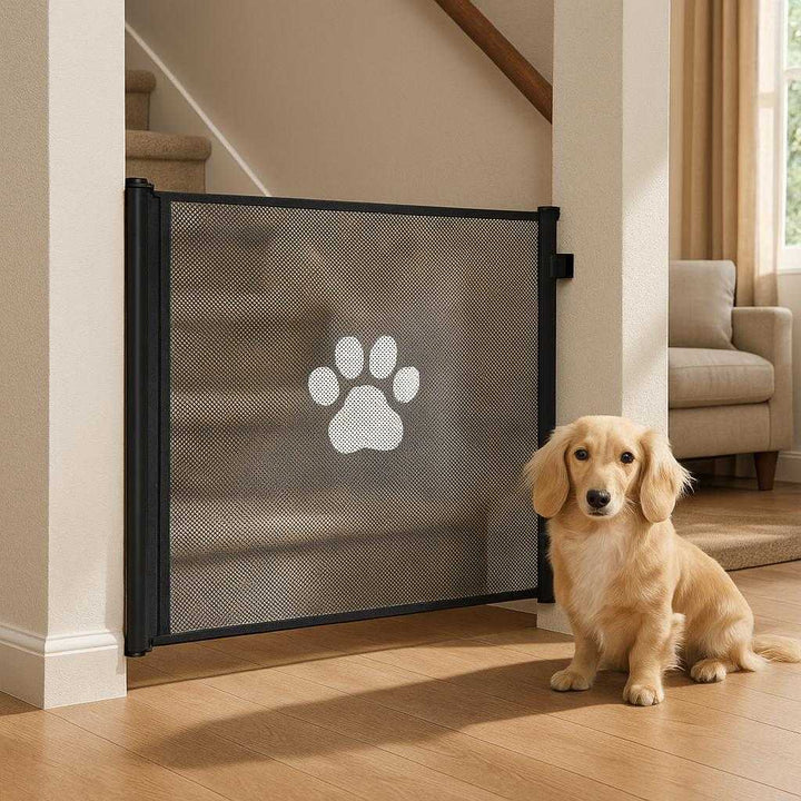 Sikkerhedsgitter - Moderne og praktisk design til at begrænse kæledyrs bevægelse, nem at installere, tilbud: A realistic living room setting where the pet gate is properly grounded at the bottom of a staircase, being used to restrict a small dog's movement.