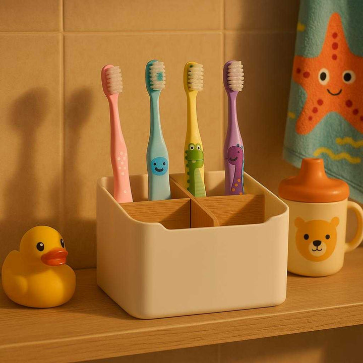Tandbørsteholder med Låg og Bambus Skillevægge – Hygiejnisk Opbevaring til 5 Børster: A different realistic family bathroom setting where the product is securely positioned on a wooden shelf, being used as an organizer for children's toothbrushes, surrounded by playful, colorful bathroom decor.